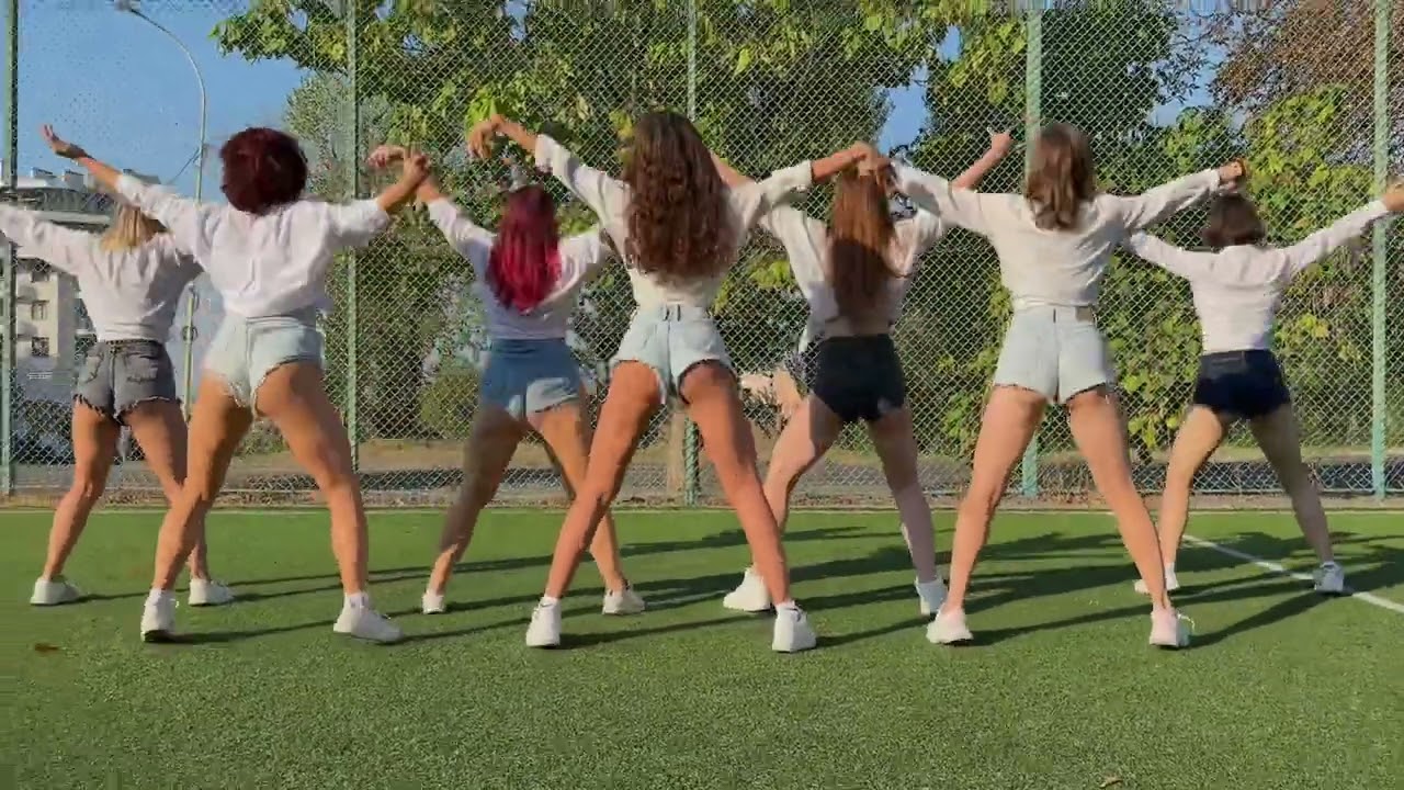Twerk by Yana Kucheryava