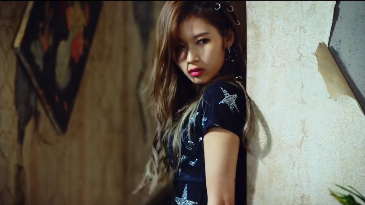 TWICE 'BDZ' but it's only SANA