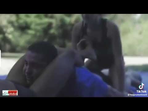 two #girls #headscissor #boyfriend