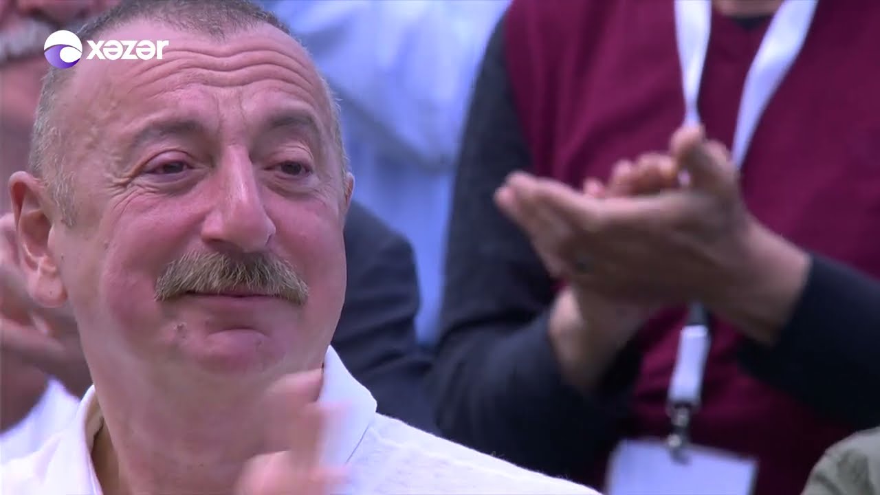 Şuşada kövrək anlar: Prezident İlham Əliyev atasının səs yazısını dinləyərkən kövrəlib