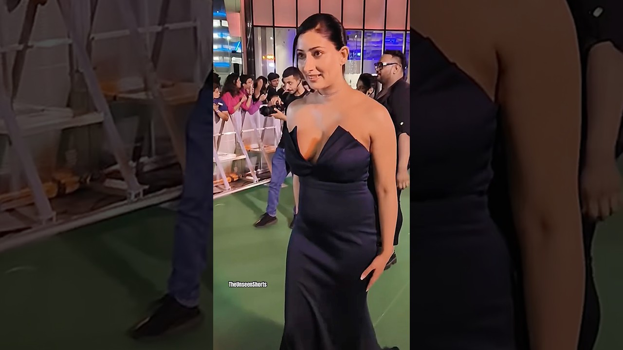 Uff!..😱Niharica Raizada💙looks so stunning in blue cotton dress|The Unseen Shorts #niharicaraizada