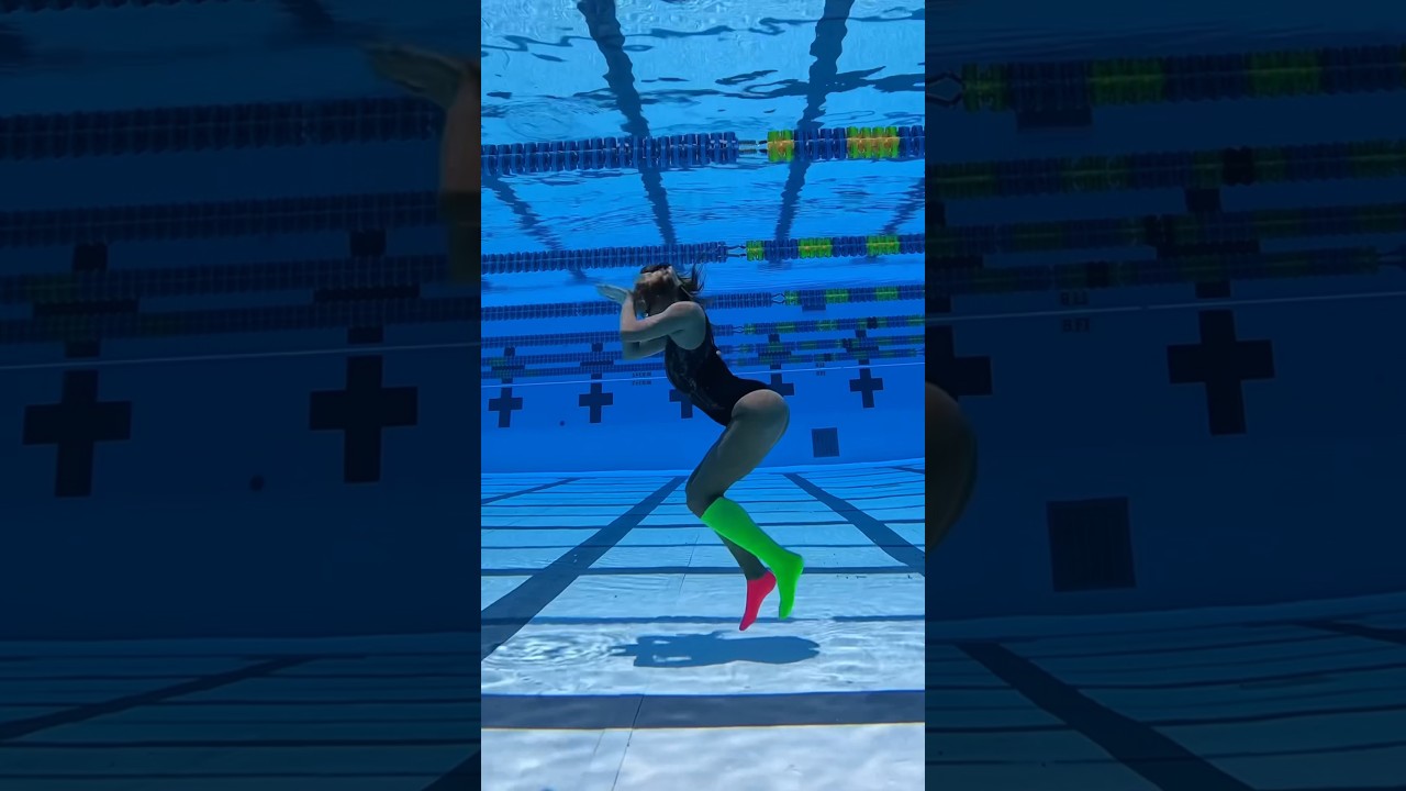 UIUaa Underwater dance 💧🤣 #pool #funny #dance #underwater #swim