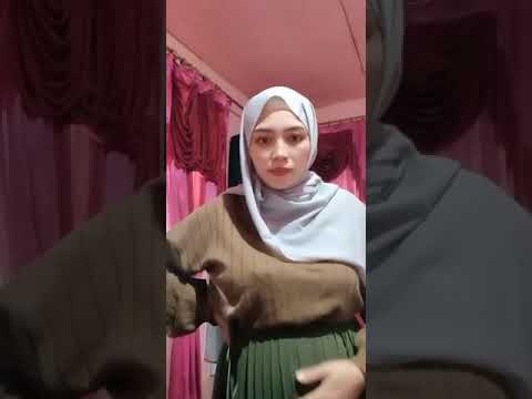 Ukhti Bumil Cantik Spill Berdiri