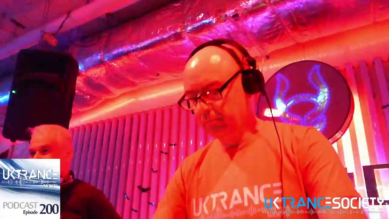 UKTS Podcast Episode 200 live from Cyberdog!