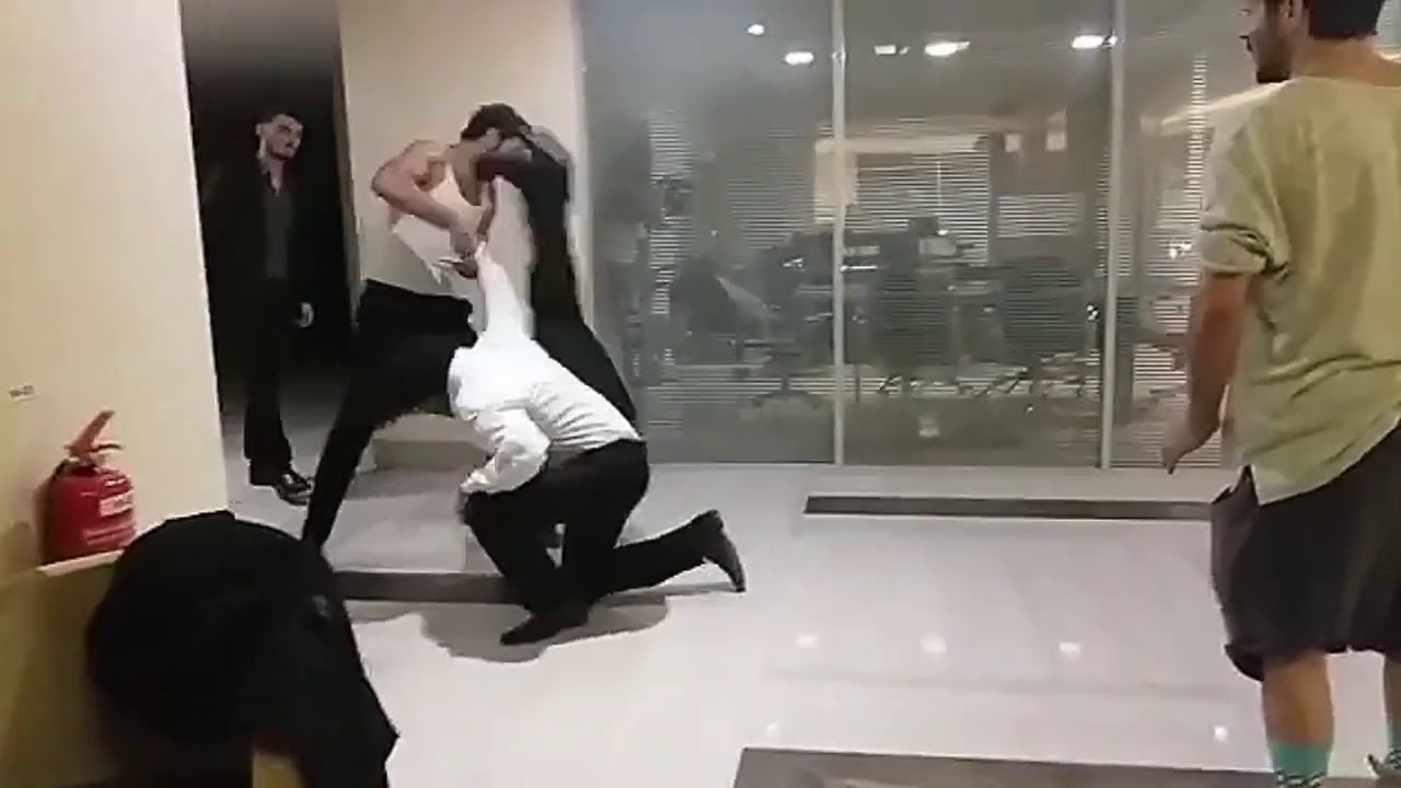 ÇUKUR Arık Böke Erdenet 'in kavga sahnesinin kamera arkası