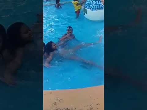 Um pouco de piscina 😊😋