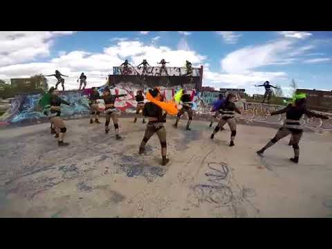 UM SHOW DE DANÇA