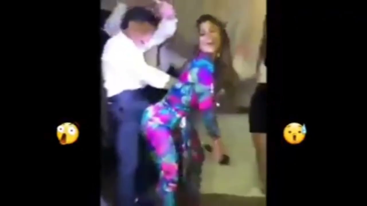 una maestra bailó con un alumno mayor de edad durante una fiesta