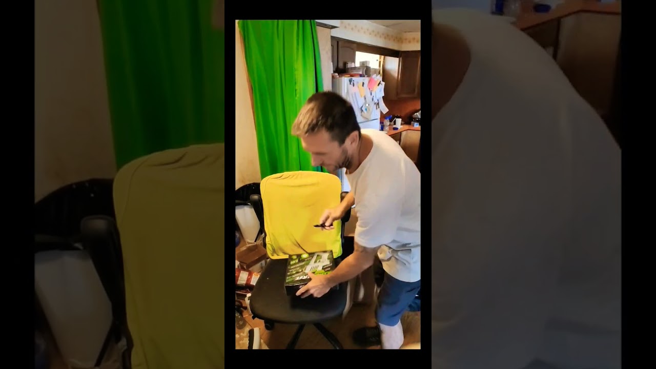 unboxing my gel blasters on discord for the fam #shorts #gelblaster