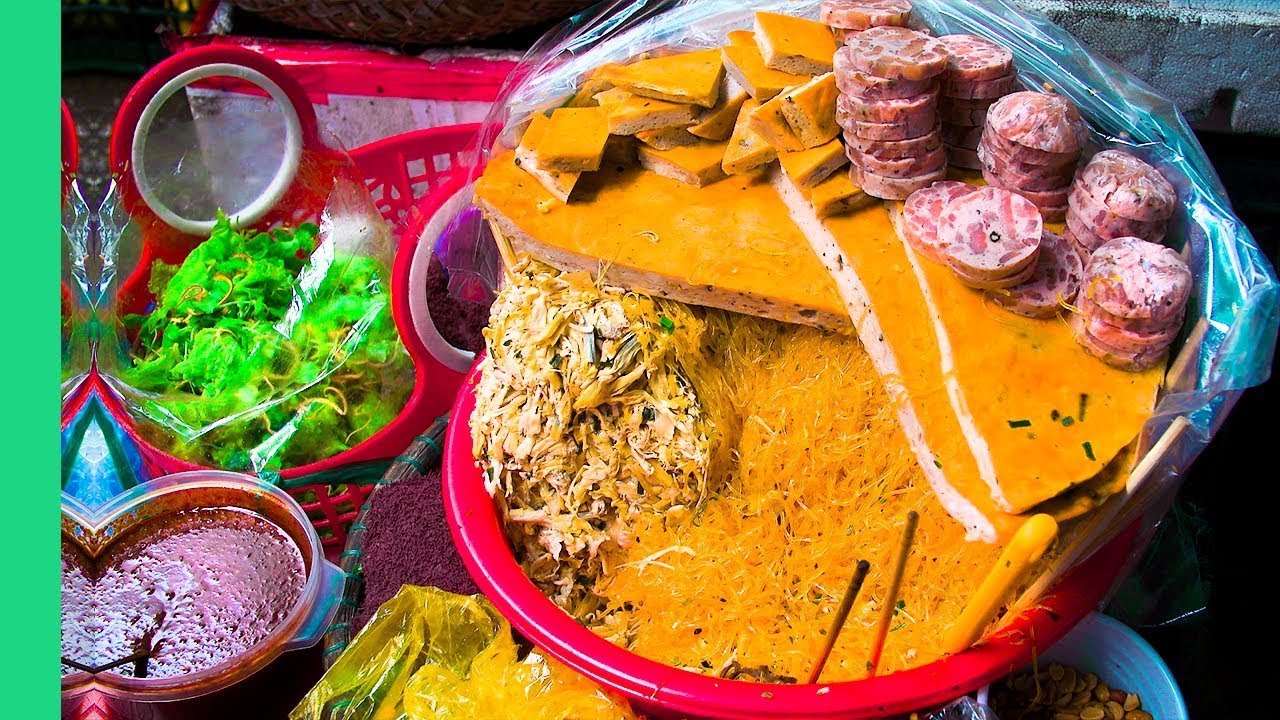 UNDISCOVERED Street Food of Hue, Vietnam - MEAT SHRINE and Bun Bo Hue in Đông Ba Market!