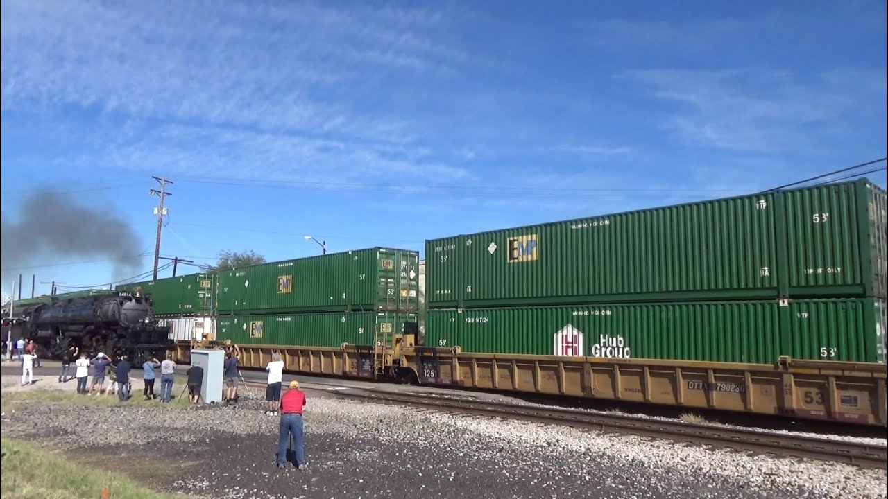 Union Pacific Big Boy X4014 arrives in Tucson, Az