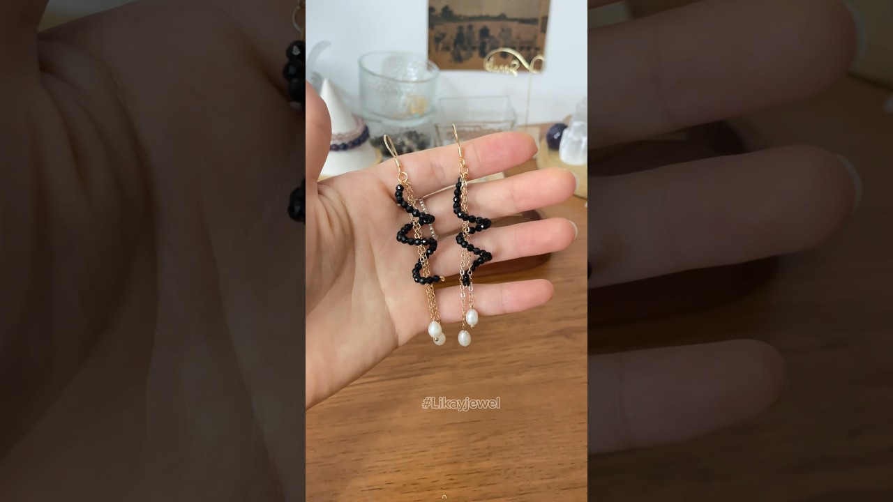 Unique earrings 🖤✨ #jewelrydesign #diy #earrings #earringsoftheday #handmadeearrings #jewelry