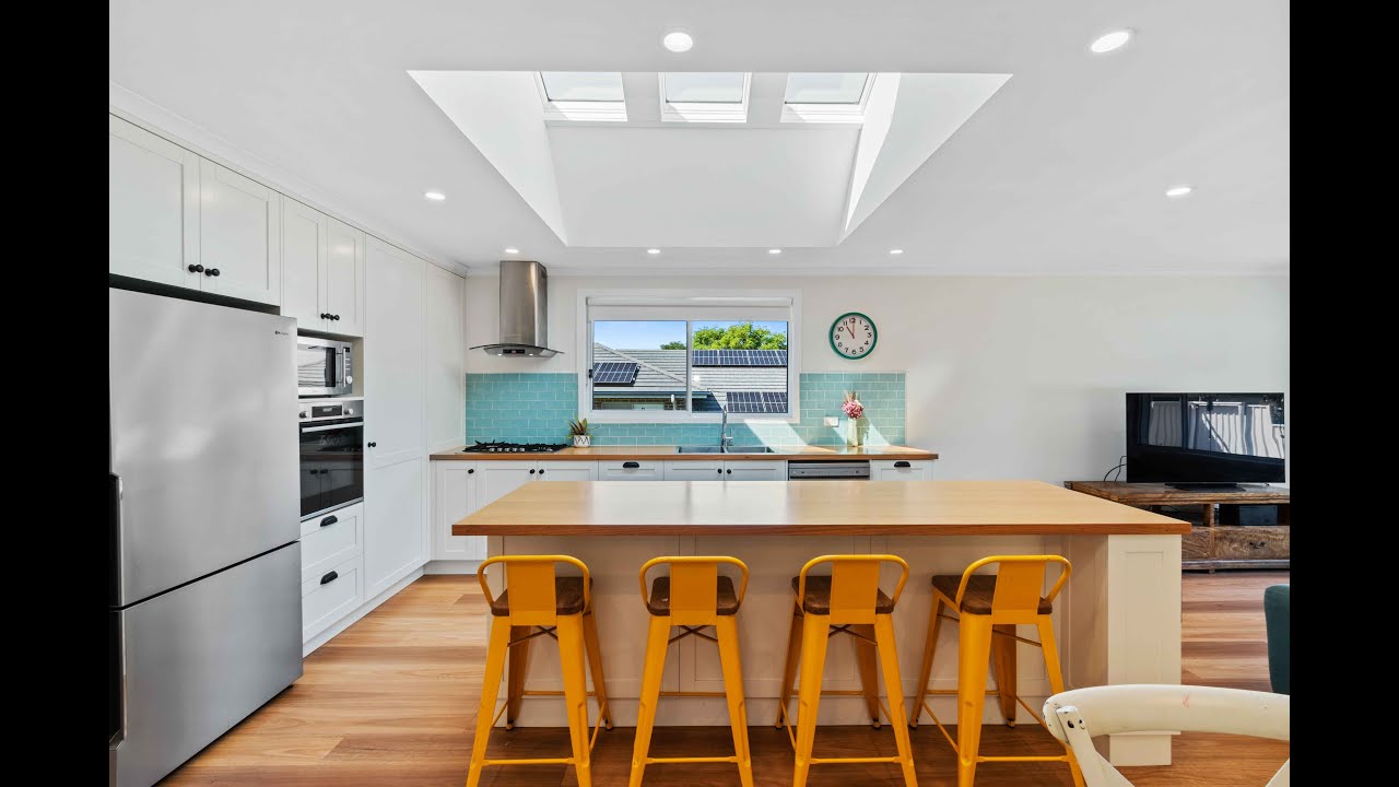 Unmatched potential & prime location, 27 Myrtle Street, Milton     Xmp4