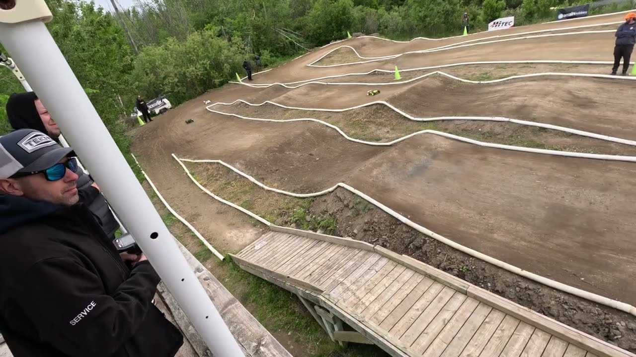 UNSEASONABLY COLD for my first TRUGGY RACE with the TEKNO ET48 2.0