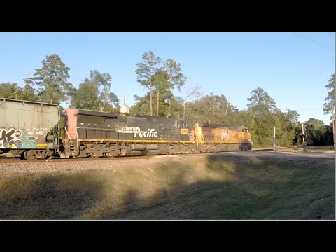 UP 6019 GE AC4400CW-CTE leads UETDP-05 with on the UP Navasota Subdivision Tomball,TX 11/8/2015