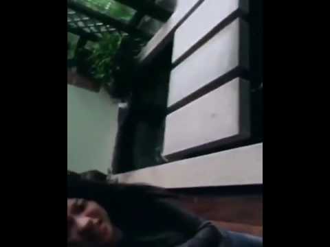 Uqasha senrose bercium mulut dengan perempuan