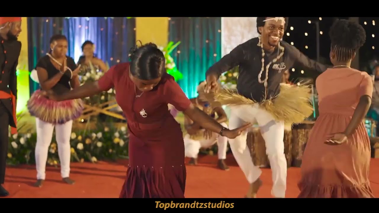 UTAPENDA HUYU BINTI AKICHEZA NGOMA YA KIHAYA (Neema's Night)
