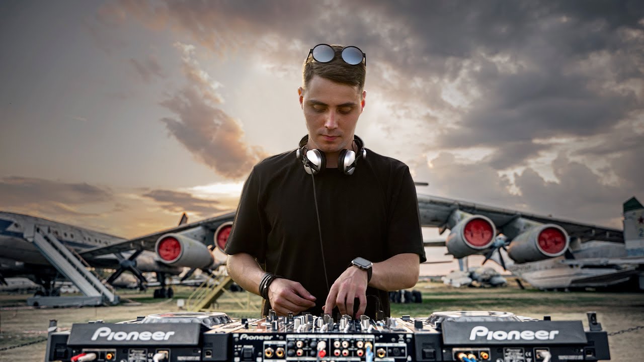 Uzun - Live @ Sunset mix, Air Force Museum, Russia [Progressive house / Melodic Techno Dj Mix] 4k