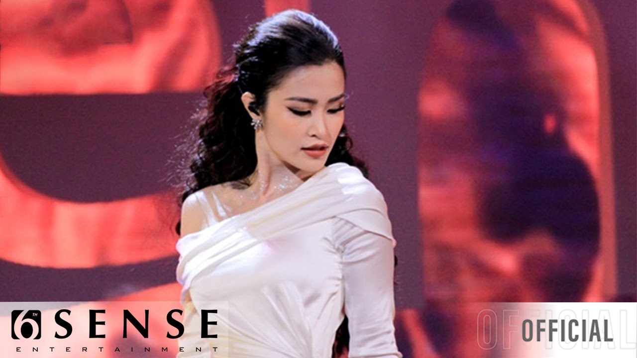 Vì Em Quá Yêu Anh - Đông Nhi | Keeng Young Awards 2018