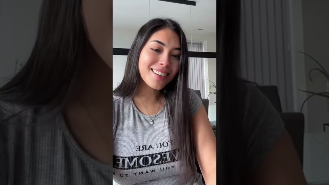 Valen Lovely Girl On Livestream BIGO.