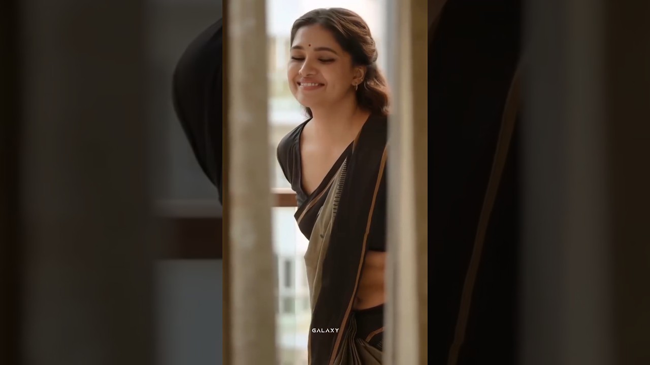 Vani Bhojan hot navel & hip...   #actress #tamil #vanibhojan #navel #hip #moviescenes