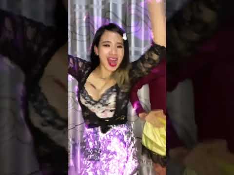 VANIA GEMASH LIVE - ADA YANG BULAT TAPI BUKAN TEKAD - FULL?? LINK IN DESCRIPTION