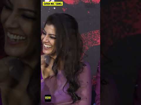 Varalaxmi Adjusting Her Uncomfortable Saree Varalaxmi Embarrassing Moments Varalaxmi Oops Moments