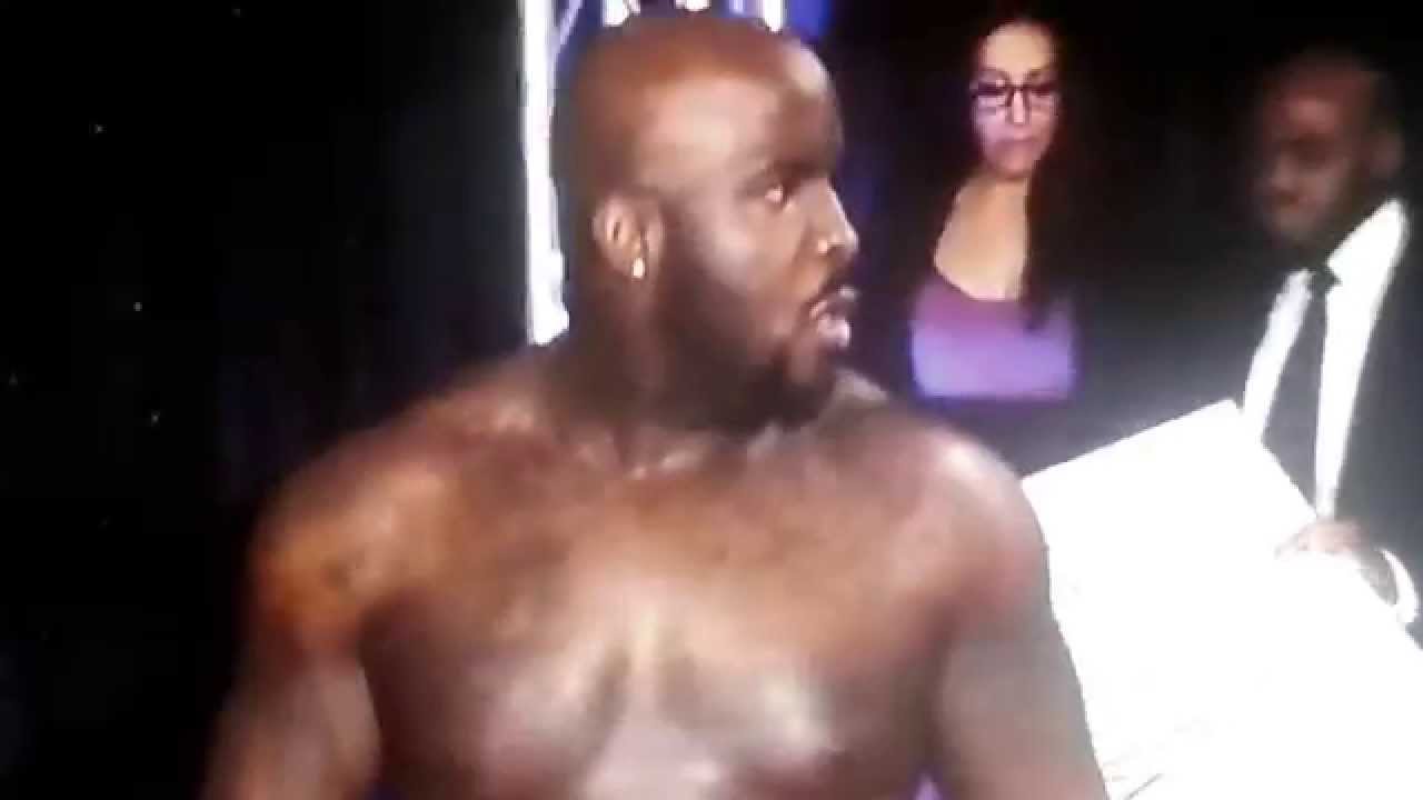 Veda Scott DESTROYS ROH entrance.