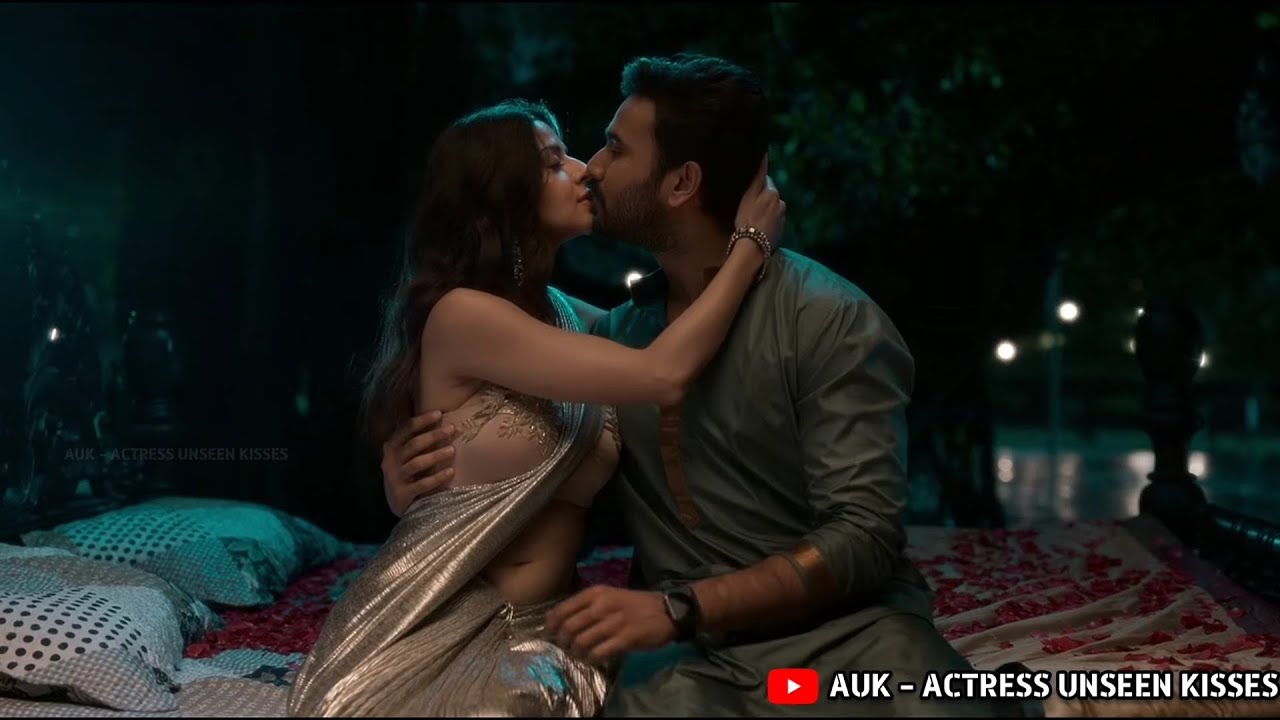 Vedhika liplock | Malayalam actress kiss | AUK- Actress Unseen Kisses