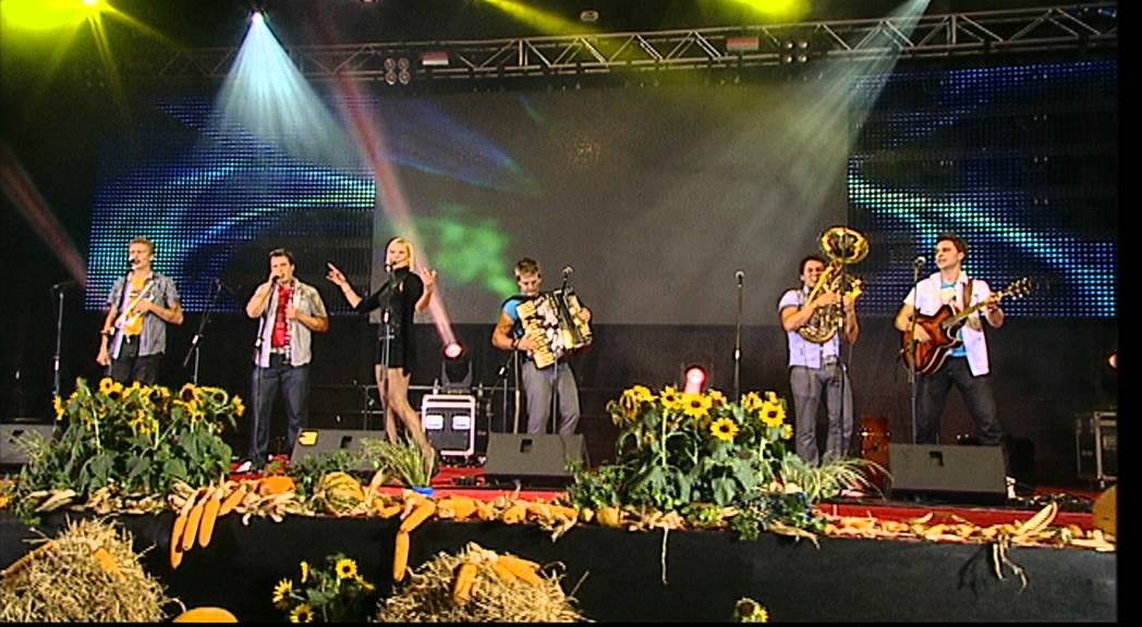 VESELI SVATJE - NA ROBLEK