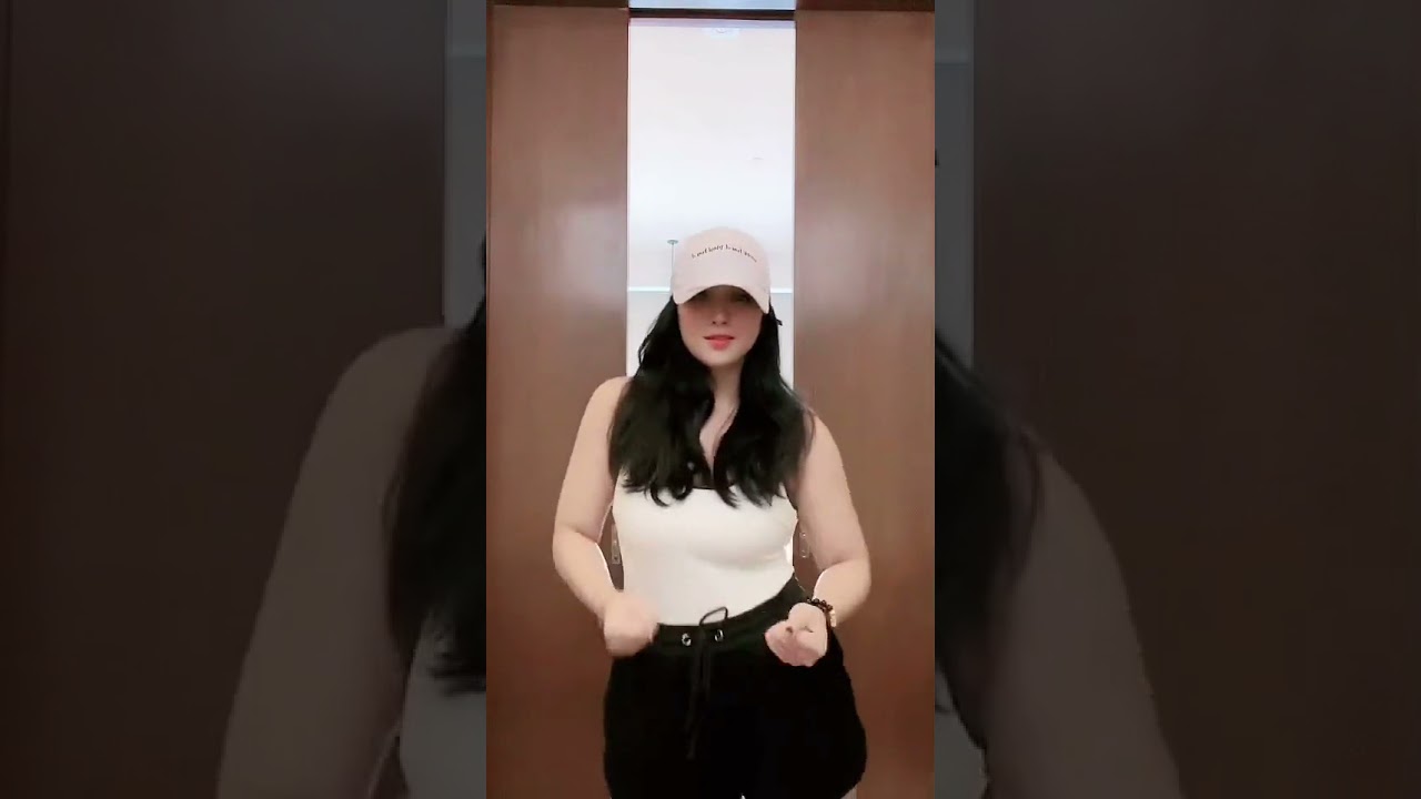 video tiktok trending 2021 - cewek putih mulus 🧐 #shorts #youtube #video #tiktok