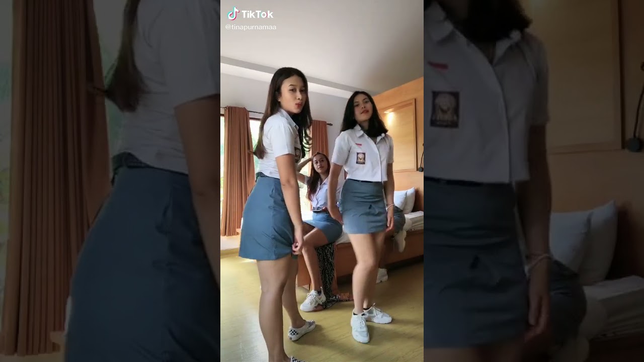 vidio tiktok cewek SMA hot