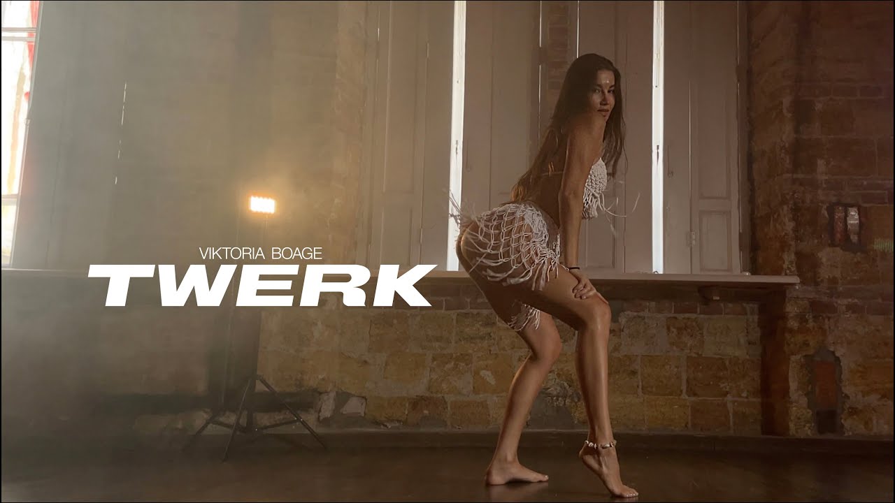 Viktoria Boage | Twerk | VELVET YOUNG