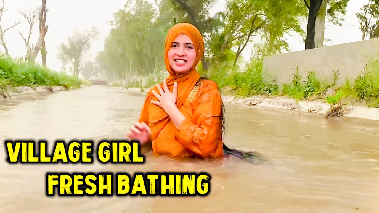 Village Girl Bathing in Fresh Lake| Pakistani Rural Village Life || Pakistan Punjab village life
