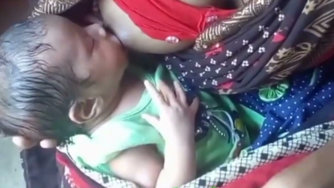 Village mom breastfeeding, Breastfeeding Vlog-Breastfeeding Indian Village Mom | Breastfeeding Vlogs