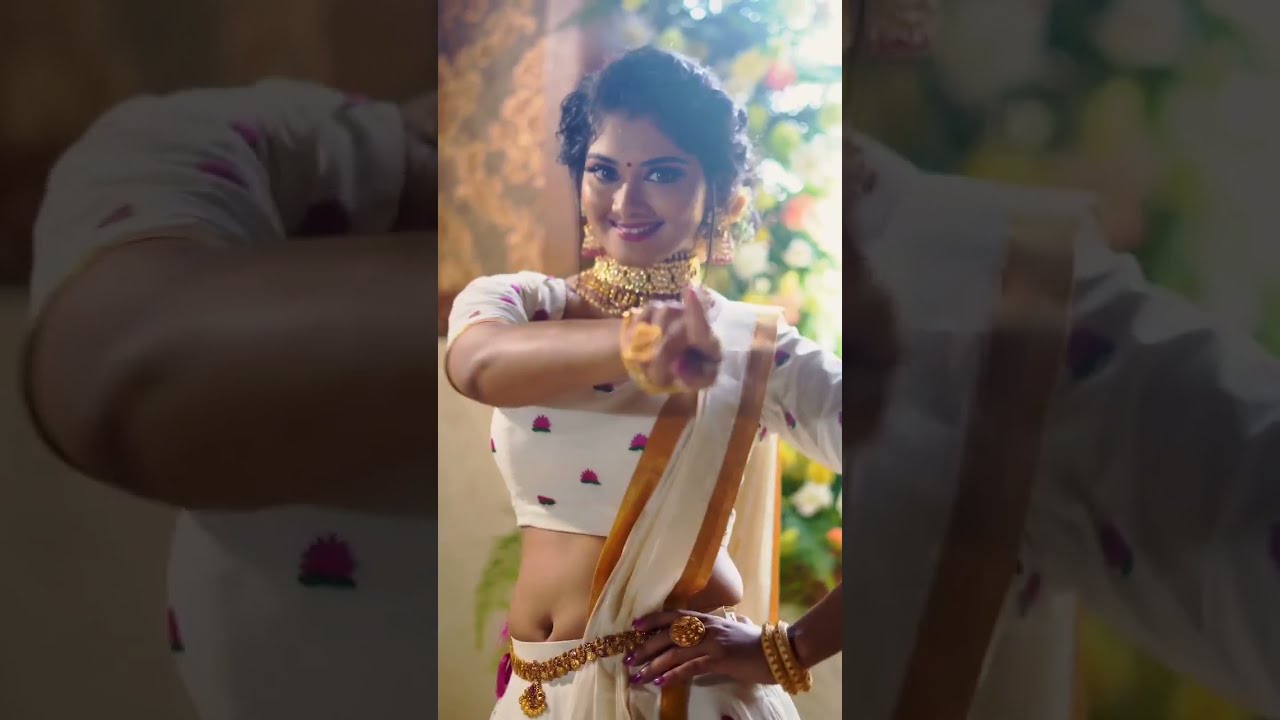 Vindhuja Vikraman hot traditional costume dance reel