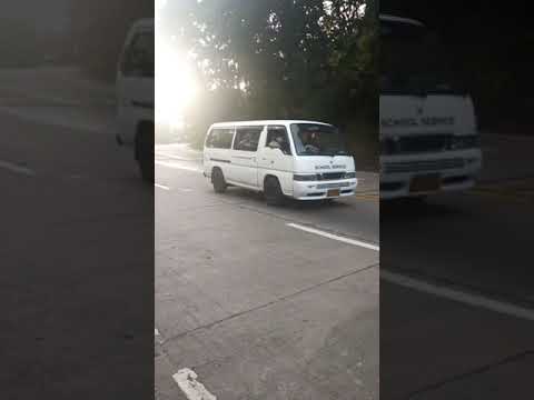 #vintage na #puting #van may #sakay na mga #bata #galing sa #school #dahilan ay #service #vehicle na
