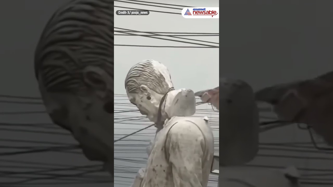 VIRAL | Video Captures Bangladesh Protestors Demolishing Iconic Sheikh Mujibur Rahman Statue