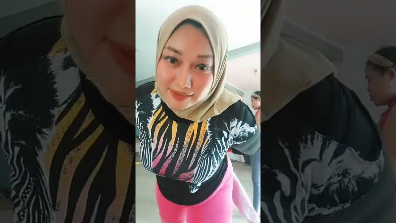viralll!!! Senam hot bareng momih yang makin montoxxx#viral #senam #trending #mom #live #