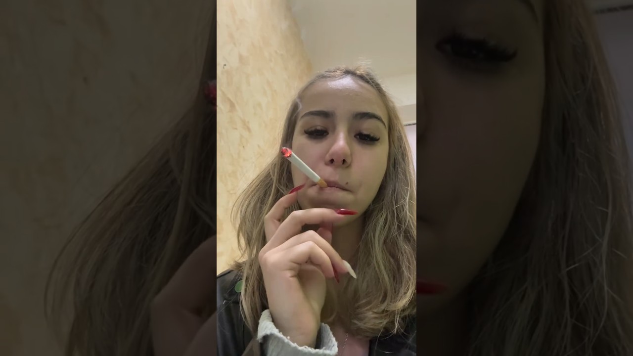 Virul Attitude Girls Smoking 💔💔🚭🚭🚭🚬🚬🚭🚭🚭 #shortvideo #trending#ytshorts #foryou #smoker #smokeyeye💔💔💔