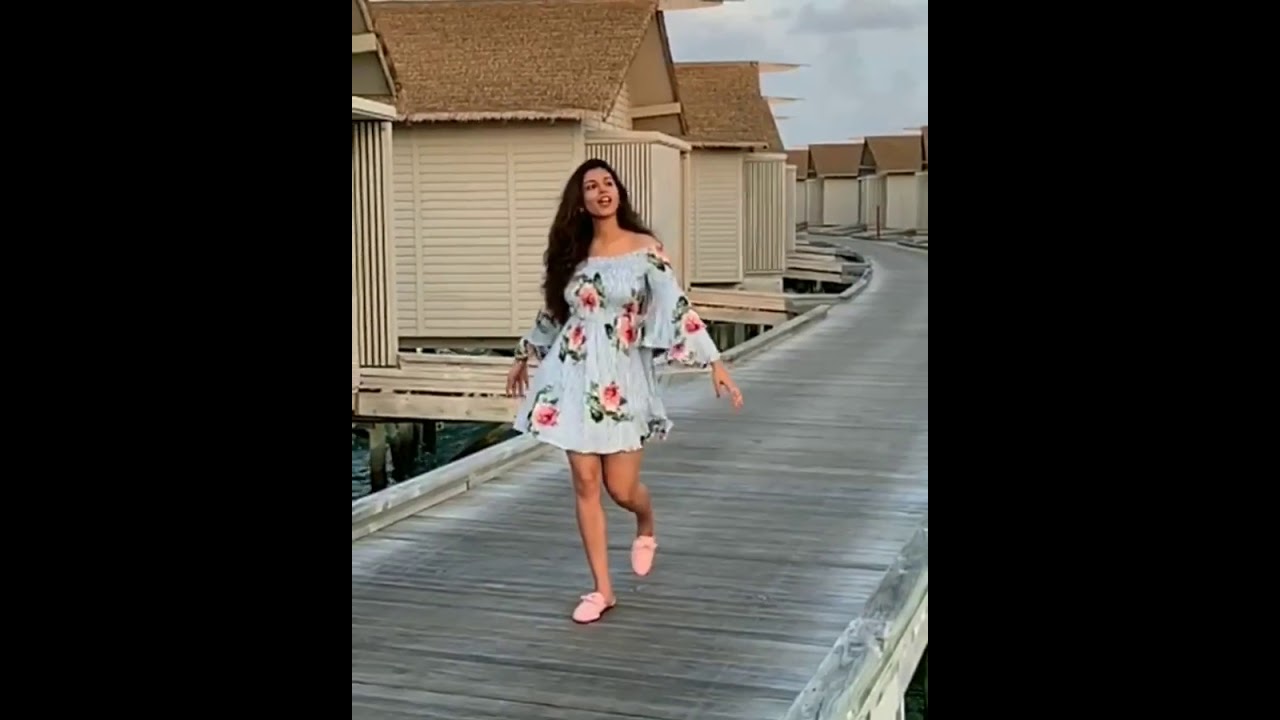 Vishnu priya bhemineni exposing in maldives