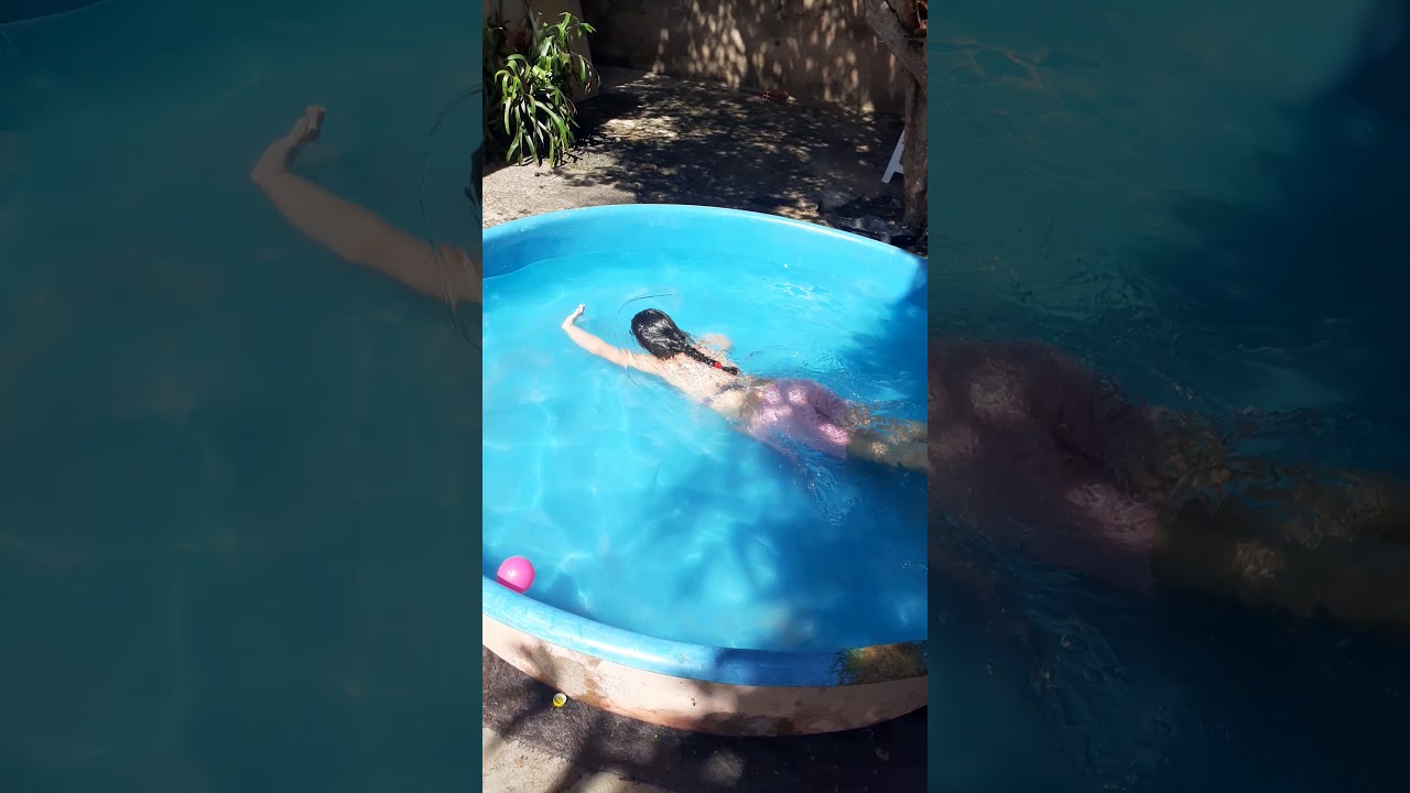 vivi nadando