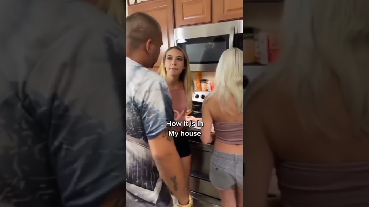 wait for it😱 he kissed her mom😳💋 #shorts #viral #stepmother