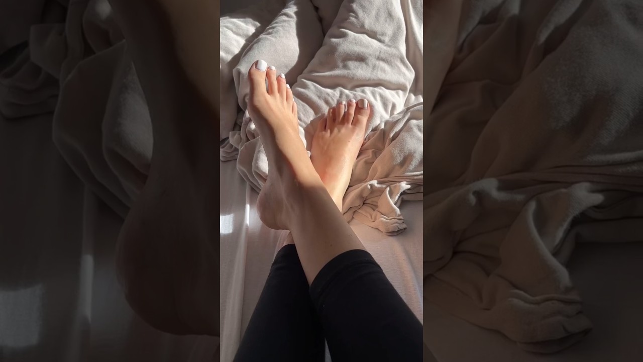 Waking up in sunshine ☀️ #white #pedicure