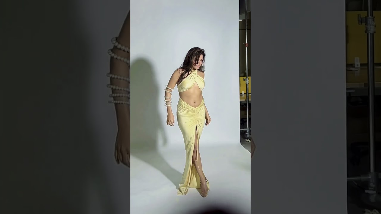 Wamiqa Gabbi hot navel | Wamiqa Gabbi hot poses | Wamiqa Gabbi hot Video | #shorts #navel
