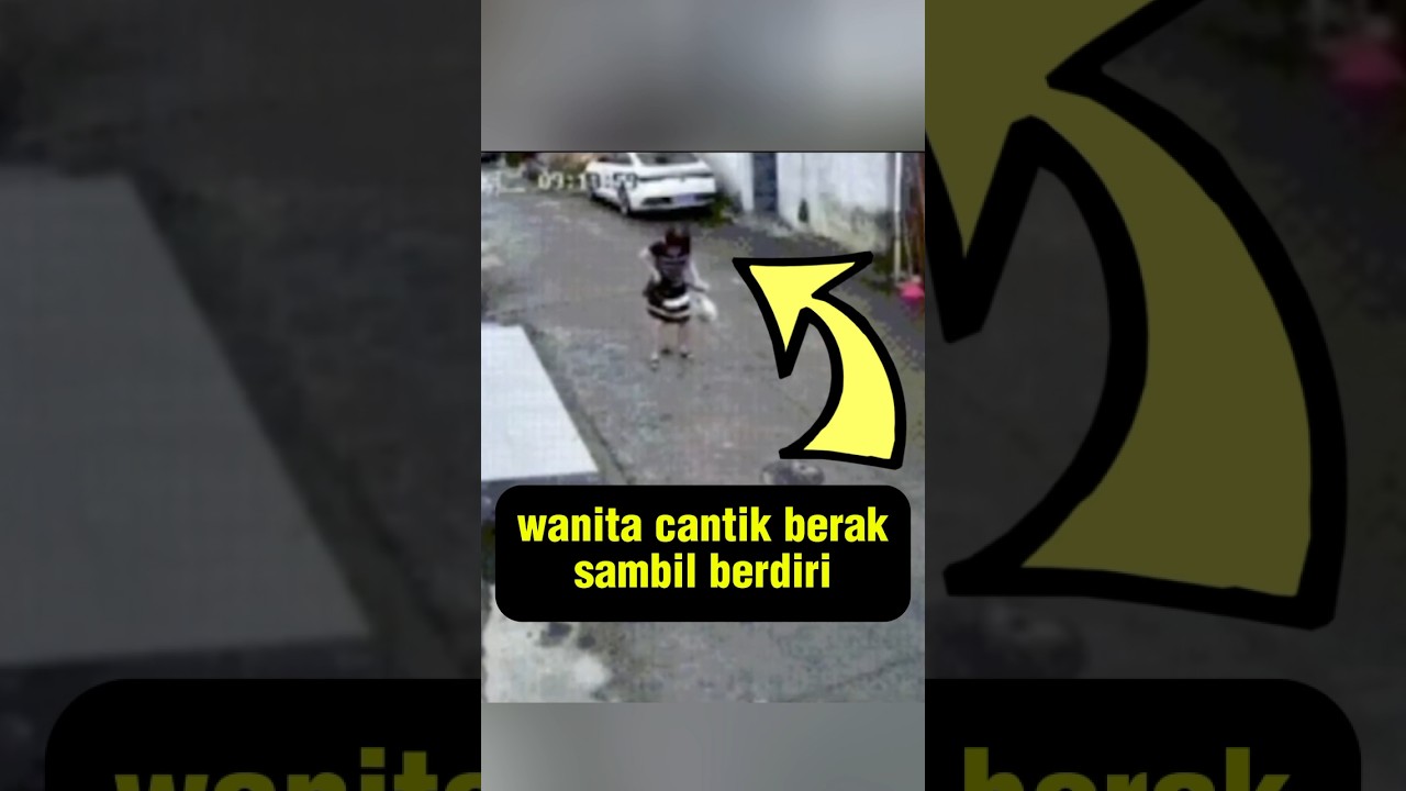 Wanita cantik Berak Di Tengah Jalan Sambil berdiri