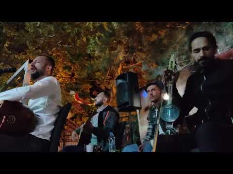 warol _im Ayağında kundura