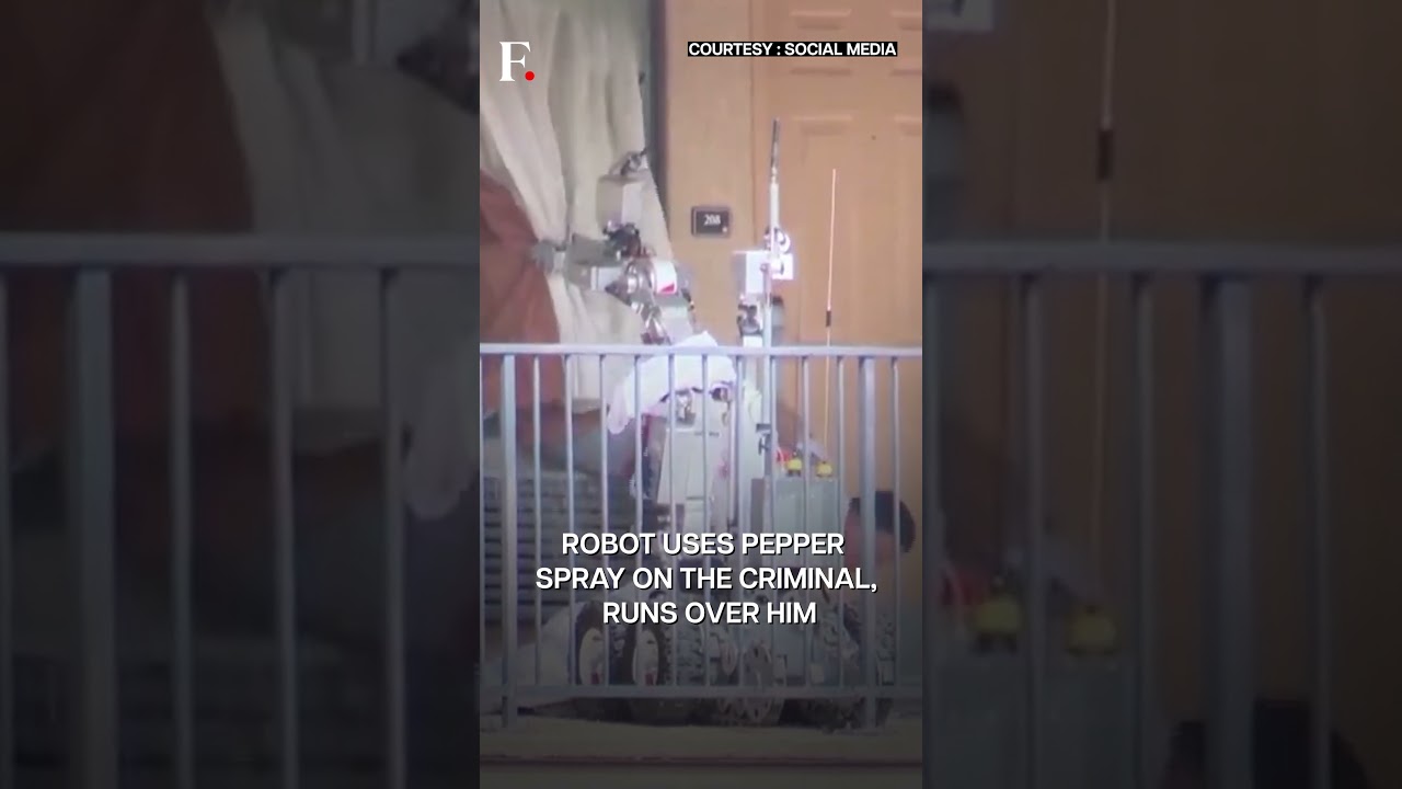 Watch: Texas Robocop Catches Criminal Trying To Outsmart It | Subscribe to Firstpost