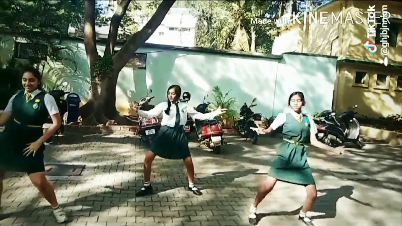 we danced in school uniform on saki saki and gungroo 🥰