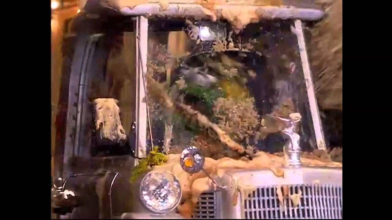Welcome to Grouchland - English